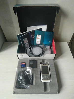 NOKIA E65 WHITE 2 MEGAPIXEL UMTS 2.2" WI-FI CELLULARE VINTAGE PER AMATORI - Immagine 1 di 4