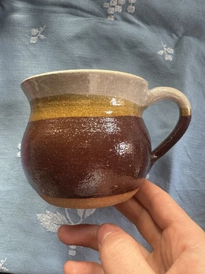 Tazas de cerámica de gres hechas a mano Lala&Jim - Juego de 7 tazas rústicas marrones y beige Foto 1 de 3