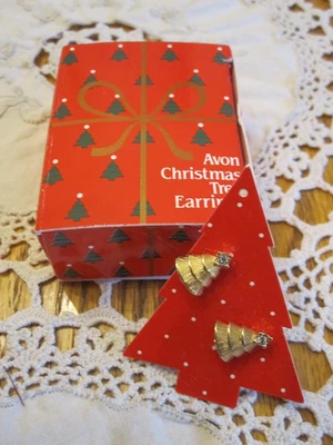 AVON CHRISTMAS TREE EARRINGS Pierced 1986 NIB - Image 1 of 4