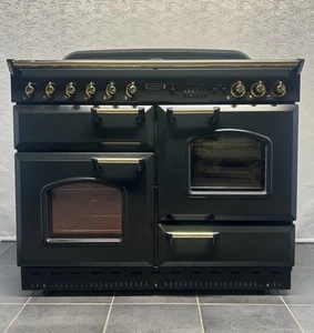 RANGEMASTER LEISURE CLASSIC 110cm DUAL FUEL RANGE COOKER IN BLACK AND GOLD TRIM… - Picture 1 of 13