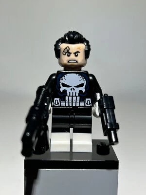 Lego Punisher Minifigure 76178 Marvel Spiderman Daily Bugle NEW - Image 1 of 2