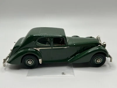 J & M Classics, Alvis Speed 25 Charlesworth Saloon British Green 1/43 Scale 1422 - Image 1 of 4