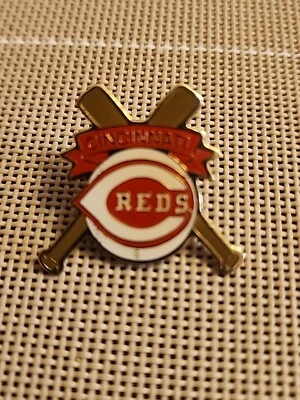 Vintage 1992 Cincinnati Reds Logo Pin Vintage Crossed bats Letter C Ribbon - Image 1 of 3