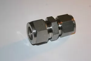 15mm Tube x 1/2 Tube 316ss Reducing Union Swagelok SS-15M0-6-8 - Picture 1 of 3