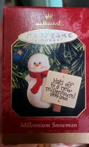 Hallmark Millennium Snowma'am 2000 adorno conmemorativo fechado nuevo en caja nuevo  - Imagen 1 de 3