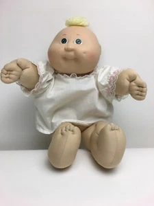 1985 Cabbage Patch Baby Doll Green Eyes Blonde Patch With Dimples  - Picture 1 of 12