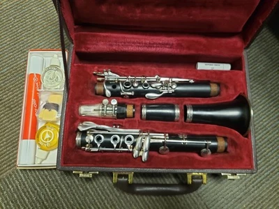 ¡El mejor clarinete intermedio Buffet Crampon E11 en eBay! Revisado, ¡extras! Foto 1 de 4