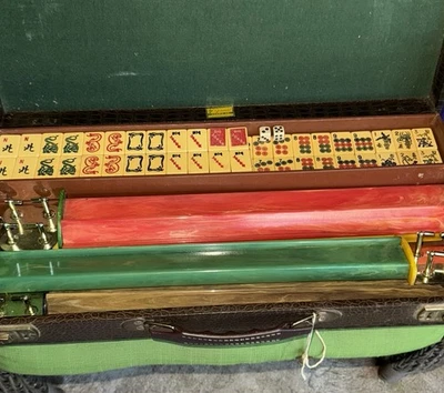 Cardinal ‘60 VINTAGE 🀄️ Mah Jongg Set 4 RACKS Bakelite Hand Painted 150 Tiles - Image 1 of 4