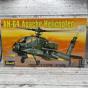 Kit modellino elicottero Revell AH-64 Apache 1:48 - livello 4 - 134 pezzi - Foto 1 di 12