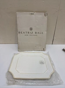 Beatriz Ball 2490 VIDA Charleston Rectangular Tray (White) - Picture 1 of 3