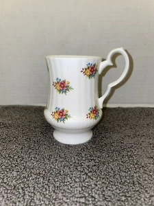Vintage Royal Windsor Delicate Roses Fine Bone China Coffee/Tea Cup England EUC - Picture 1 of 7