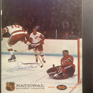 Gordie Howe Autographed Program 11/11/67 JSA - Picture 1 of 4