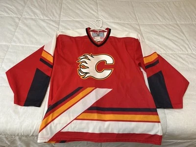 Calgary Flames CCM Jersey 1995-2000 Size Large MIC - Image 1 of 4
