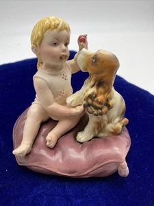Vintage Figurine Girl And Cocker Spaniel Sitting On Pillow Made In Japan - Picture 1 of 12