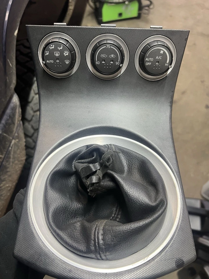 2003-2005 Nissan 350z Manual Shifter Bezel Trim Climate Control Boot - Image 1 of 1