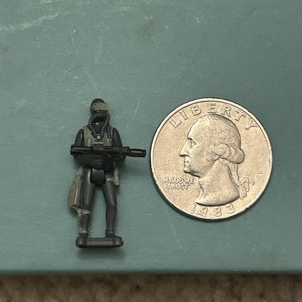 Micro Battle Squads TAN TROOOPERS Soldiers 1997 Galoob LGTI Vintage 25nn - Imagem 1 de 1