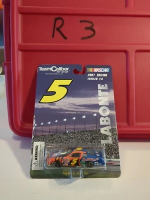2001 Team Caliber 1/64 Pit Stop Terry Labonte #5 Kellogg's - Image 1 of 4