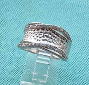 UNIQUE 925 STERLING SILVER CZ FAUX DIAMOND HAMMERED FINISH RING SIZE 8 - Picture 1 of 14