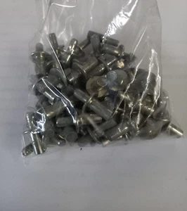 REGGI MENSOLA / PERNO / STAFFA PER INTERNO ARMADIO IN METALLO - Imagen 1 de 1