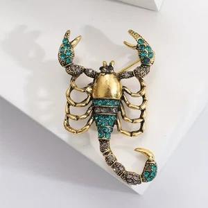 Hermoso Broche Escorpión Estrás y Tono Dorado con Caja de Regalo - Imagen 1 de 2