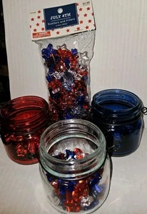 3 barattoli mini muratore 4 luglio con pezzi riempitivi patriottici in plastica più sacchetto bonus - Foto 1 di 7