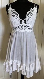 Free People Adella mini abito bianco pizzo slip babydoll schiena fumè x spalline S - Foto 1 di 9