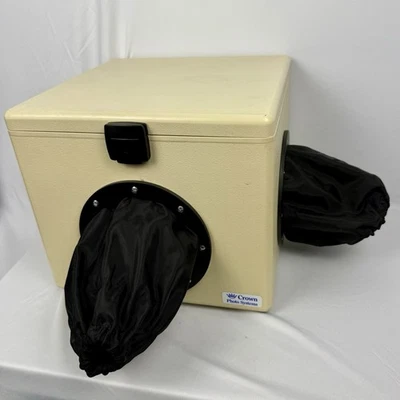 Crown Systems cambiador cuarto oscuro ~12x12x11" con 2 insertos de funda, a prueba de luz Foto 1 de 4