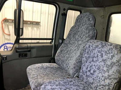 Asiento derecho/pasajero UD UD2000 - usado Foto 1 de 4