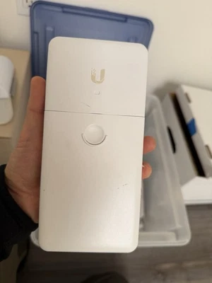 Ubiquiti NanoSwitch, Passive 24v PoE - 4-port Gigabit Switch (N-SW) - Image 1 of 2