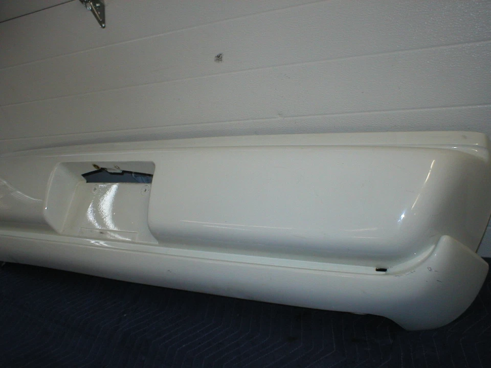 Parachoques trasero Firebird Trans Am Formula 1991 1992 efecto suelo estilo GM OEM Foto 1 de 4