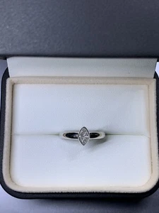0.65ct Marquise diamond solitaire engagement ring 18ct white gold - Picture 1 of 6