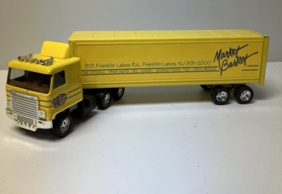 Semirremolque de juguete de acero prensado vintage 1995 Ertl Market Basket tienda de comestibles ¡Bonito! Foto 1 de 4