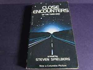 Close Encounters of the Third Kind Hardcover Steven Spielberg 1977 Sci-Fi Book - Imagen 1 de 2