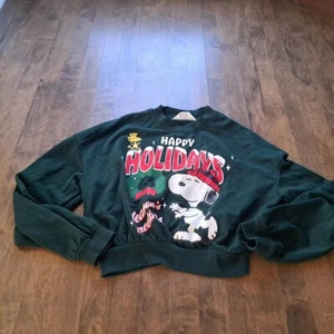 H&M Peanuts Snoopy Happy Holidays Sweatshirt youth 12-16 dark green Christmas - Picture 1 of 5