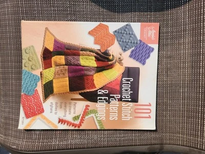 AG5 ANNIE'S ATTIC 101 CROCHET STITCH PATTERNS & EDGINGS, 2012 - Image 1 of 2