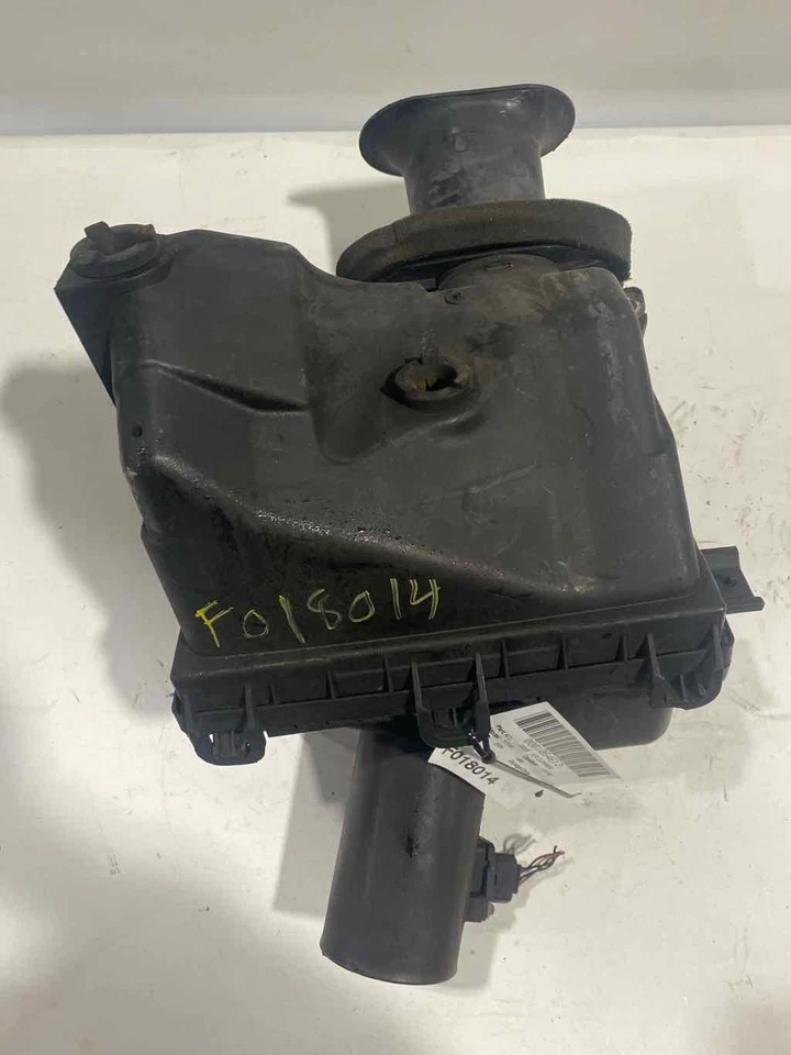 Used Air Cleaner Assembly fits: 2009 Nissan Titan  Grade A - Image 1 of 4