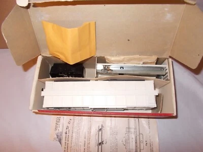 AMERICAN FLYER #973 OPERATING MILK CAR IN RARE #25019  BOX LOT #X-7 - Image 1 of 4