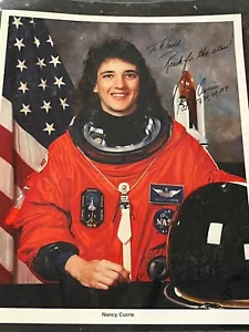 ASTRONAUTA NASA Space Shuttle astronauta NANCY CURRIE foto firmata - Foto 1 di 9