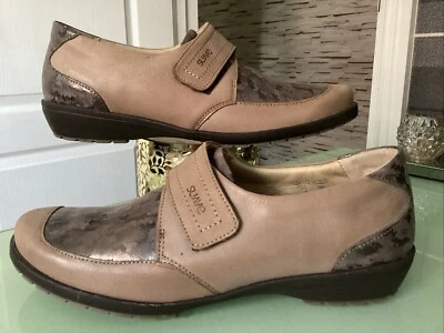 Zapatos FLYFLOT Suave Reino Unido Talla 9 EU 42 Marrón Claro Con Estampado de Reptiles Más Oscuro Frontal Foto 1 de 4