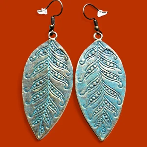 OXIDIZED BRONZE LEAF EARRINGS verdigris patina leaves fern frond pendant H6 - Bild 1 von 4