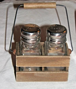 Salt & Pepper Clear Glass Shakers w/ Wood Crate Stand Holder New NIB Farmhouse - Picture 1 of 7