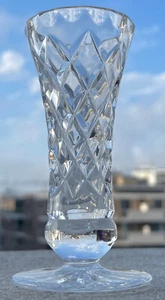 Vintage lead Crystal Diamond Pattern Waist Shape Posy Bud vase 11 cm high 140g - Picture 1 of 4