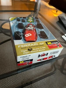 Raro 1965 monograma Ferrari GP Fórmula Uno modelo coche 1/32 incompleto con caja como nueva - Imagen 1 de 8