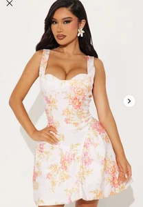 Fashion Nova Truly yours Floral dress size -L - Picture 1 of 6