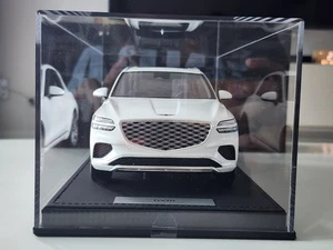1:18 MR Collection Hyundai Genesis GV70 F/L SUV White 500PCS Limited Edition - Picture 1 of 8