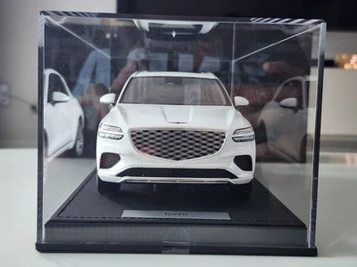 1:18 MR Collection Hyundai Genesis GV70 F/L SUV White 500PCS Limited Edition - Image 1 of 4