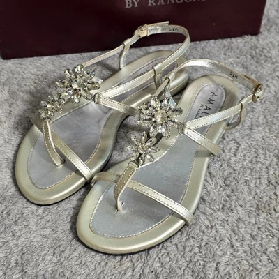 Amalfi by Rangoni Italian Leather Silver Rhinestone Floral Flat Sandals 5.5M NEW - Image 1 of 4