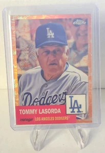 2022 Topps cromo platino aniversario #356 Tommy Lasorda naranja SSP/25 - Imagen 1 de 2