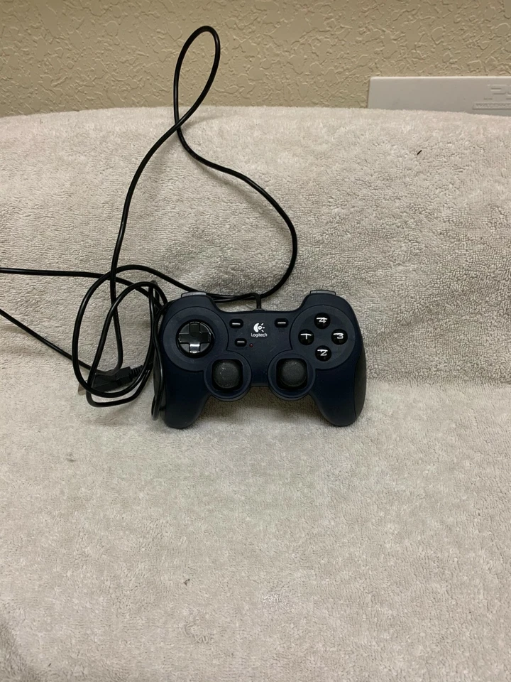 Logitech Dual Action Gamepad G-UF13A Foto 1 de 1