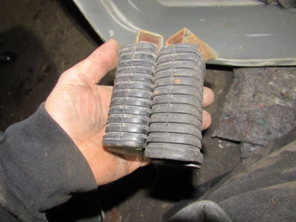 Yamaha XJ650 1982 Maxim estriberas traseras izquierda derecha 82 Foto 1 de 1